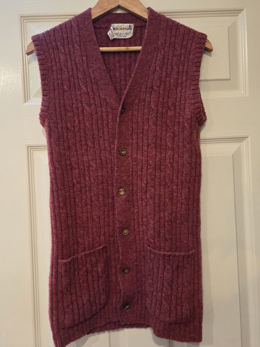 Vintage Shetland Wool Cable Knit Long Sweater Vest S/M Burgundy